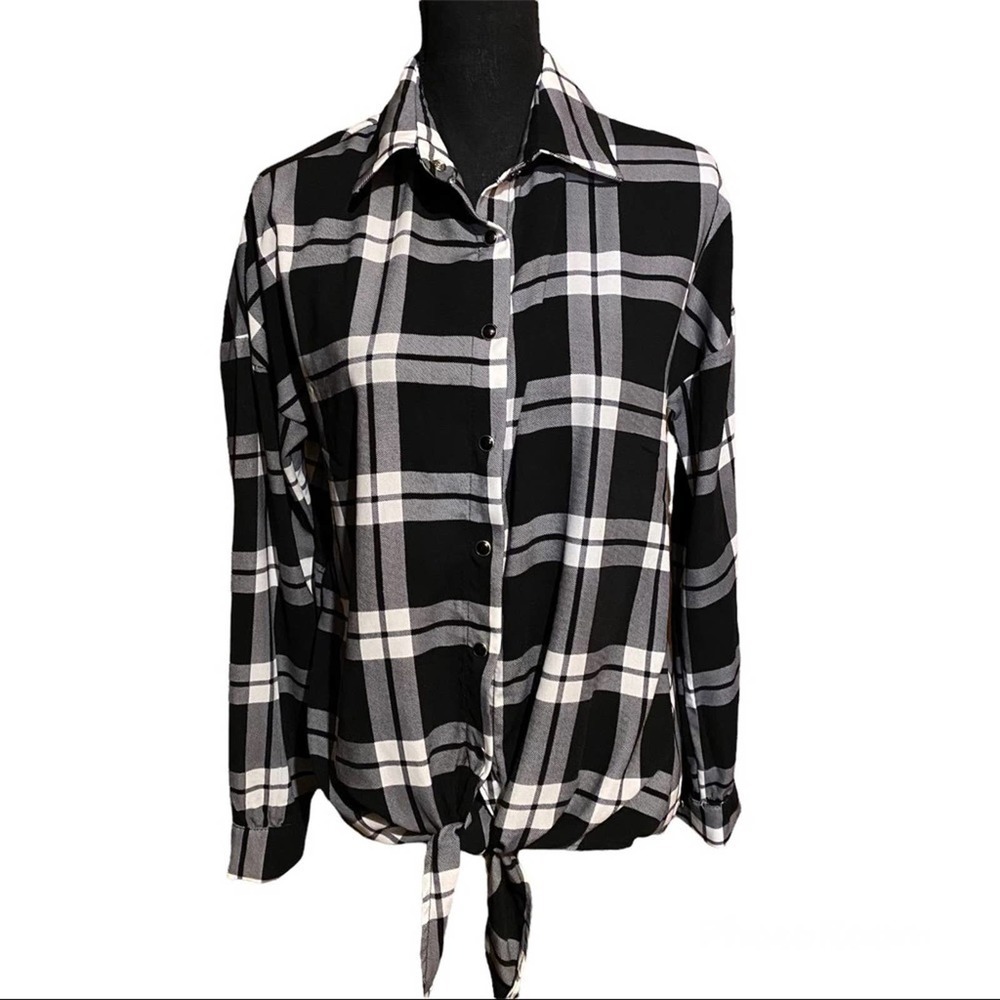 Ariella Black and White Plaid Snap Front Tie Top Women's M Medium